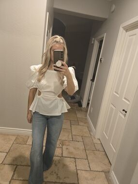 Women’s ASTR White Puff Sleeve Cutout Peplum Top